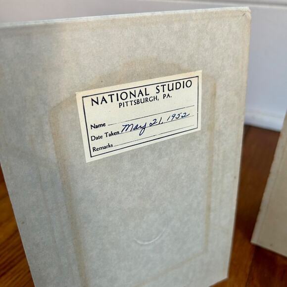 Vintage Family Photo Black & White Photograph Lot in Paper Frames from the 1950s - Picture 16 of 16